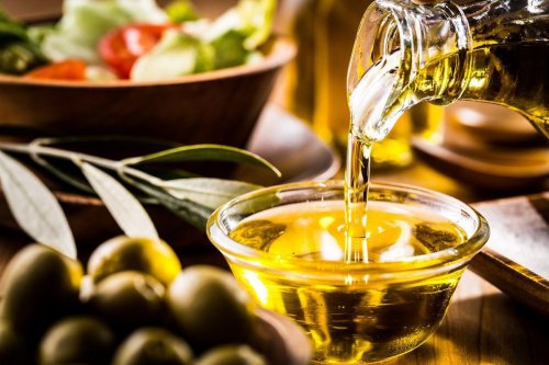 De l&apos;huile d&apos;olive dans les assaisonnements