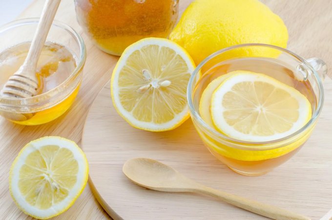 Photo : le citron est un excellent antiseptique en cas de maux de gorge