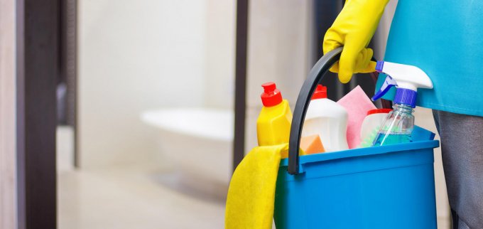 Les détartrants WC et nettoyants multi-usages : corrosifs et irritants