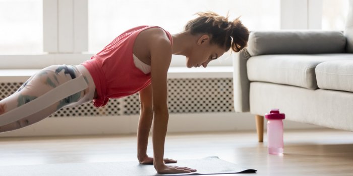 Yoga : 12 positions faciles Ã  faire chez vous !
