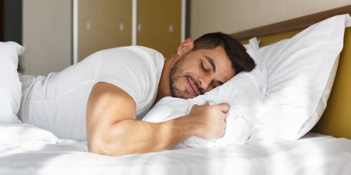 Sommeil : 4 problÃ¨mes que vous risquez si vous dormez sur le ventre