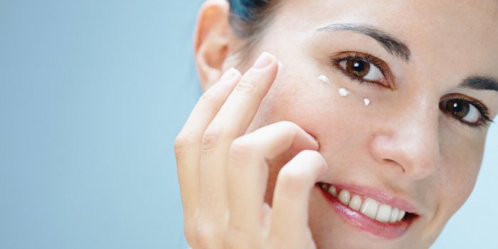 Masque visage Ã  LED : ses 5 bienfaits pour votre peau