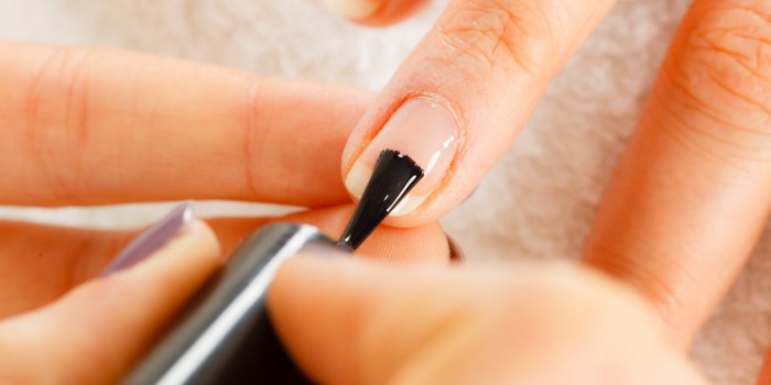 8 erreurs courantes qui abÃ®ment vos ongles
