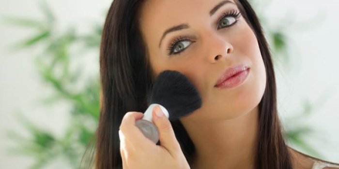 Un maquillage anti-fatigue en 6 étapes