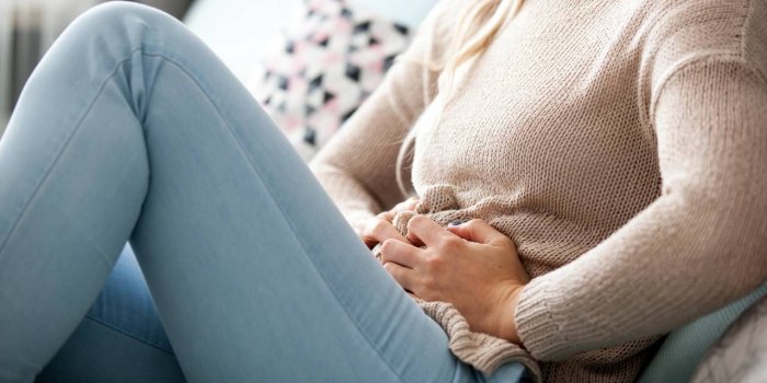 Cancer de l'ovaire : 5 symptômes trop souvent ignorés