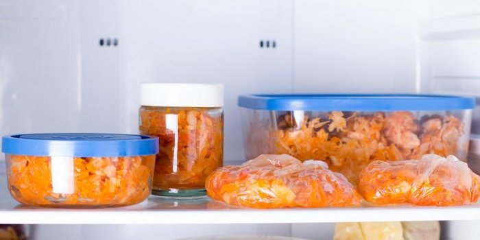 8 astuces pour retirer les mauvaises odeurs de votre frigo
