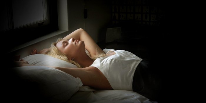 Sommeil : les 5 étapes d'une bonne sieste selon un neuroscientifique