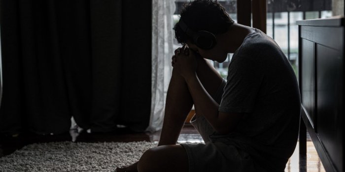 Suicide : 8 signes chez vos proches qui doivent alerter