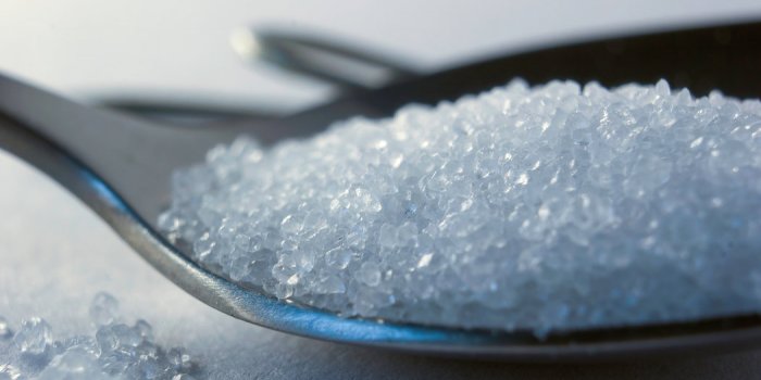 Cancer : 5 règles de l’OMS avec le sel et le sucre pour réduire les risques