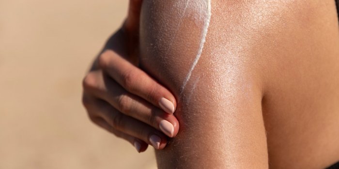 5 erreurs qui abÃ®ment la peau, selon un dermatologue