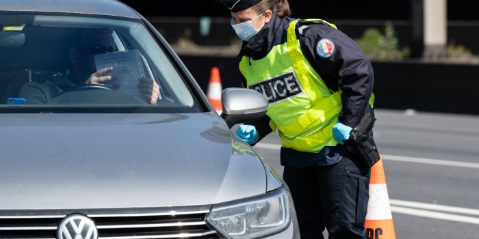 french police checkpoint because of covid-19 containment measure