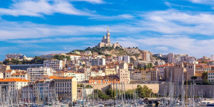 Adultère : les 5 villes où les Français·es sont les plus infidèles 