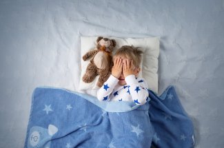Enuresie nocturne (pipi au lit) : definition, causes, traitements