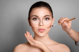 Tout savoir sur le contouring, la technique maquillage pour remodeler son visage