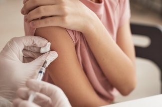 Grippe et Covid-19 : pourquoi la vaccination est conseillee avant les fetes 