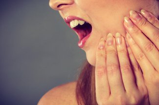 Nevralgie dentaire (rage de dent) : causes, traitements, comment la soulager