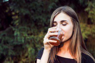 Boire deux boissons lights par jour augmente le risque d’AVC chez la femme
