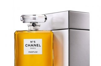 Pourquoi deux composants du parfum Chanel N°5 vont etre interdits ?