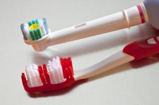 Pourquoi il vaut mieux eviter les brosses a dents electriques