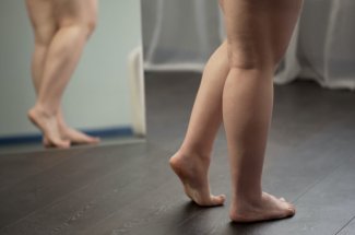 Maladie des jambes poteaux : 1 femme sur 10 souffre du lipoedeme en France