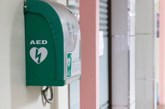 Pres d’un tiers des defibrillateurs cardiaques sont hors service en France