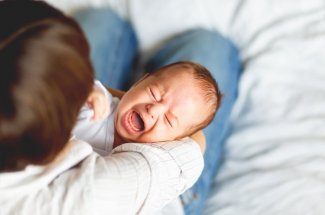 Bebe pleure : la methode scientifique pour le calmer et l’endormir