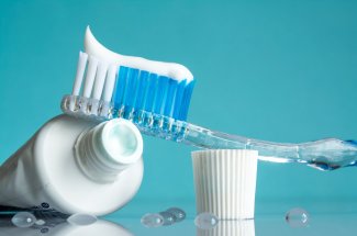 Dents sensibles : les 7 meilleurs dentifrices