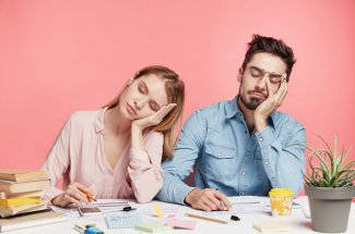 Fatigue : 6 astuces pour eviter de somnoler apres le dejeuner