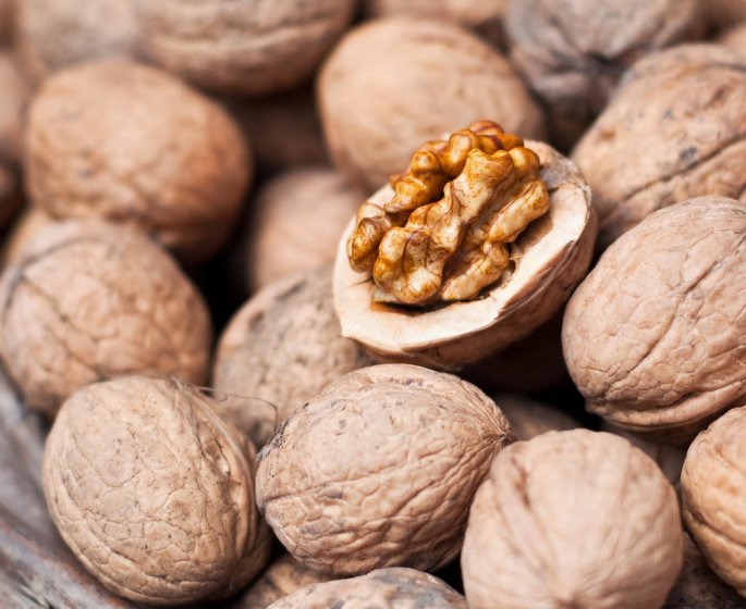 Tension arterielle : manger des noix aiderait a la faire baisser