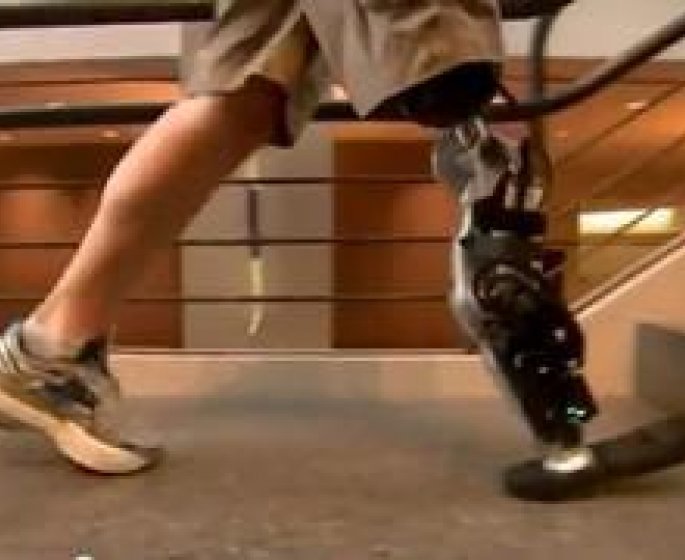 Video : reussite confirmee pour la premiere prothese de jambe controlee par la pensee 