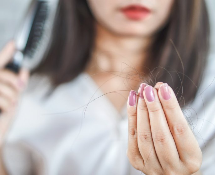 11 solutions naturelles anti chute de cheveux