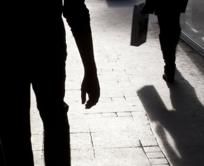 Harcelement : 4 signes que vous etes victime d-un stalker 