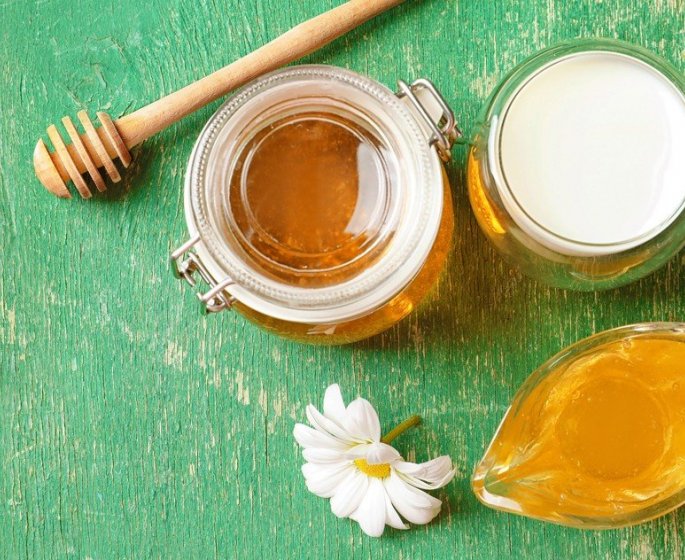Mal a la gorge : du lait au miel contre l-irritation