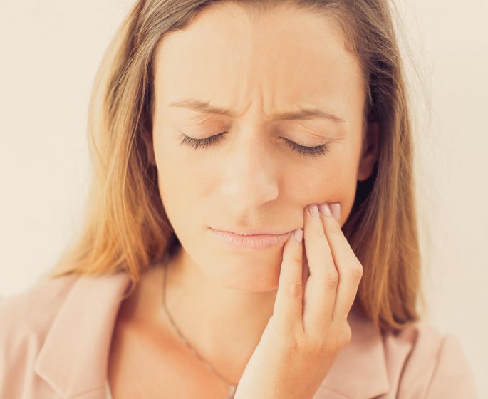 Mal de dents : l-infection bacterienne