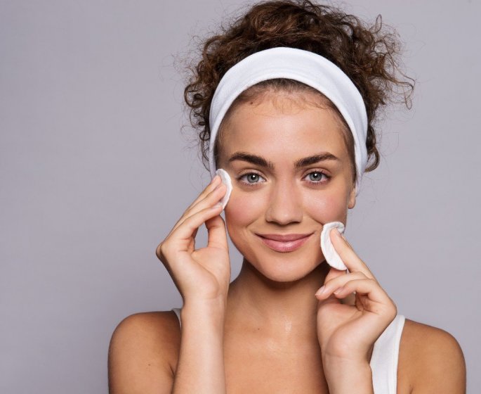 6 erreurs a eviter en nettoyant votre visage 