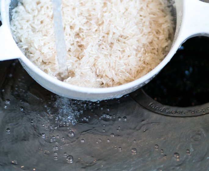 Est-ce vraiment utile de rincer son riz avant de le cuire ?