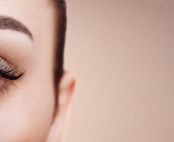  Maquillage : 5 astuces qui rajeunissent instantanement, selon un dermato