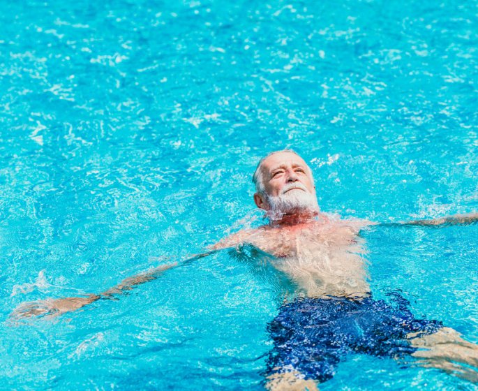 Bacteries, virus… Quels sont les risques a nager en piscine ou en eaux vives? 