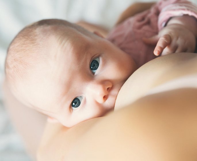 Bebe allaite et diarrhee : est-ce grave ?