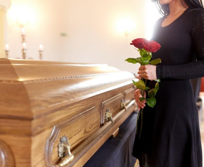 Les 7 choses qui se passent une fois le cercueil ferme