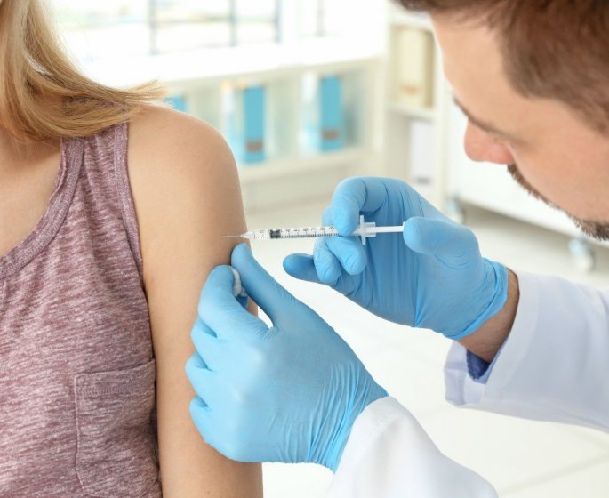 Vaccin Covid 3e dose : comment eviter la longue liste d-attente