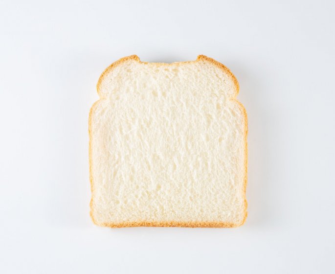 흰배경의 식빵