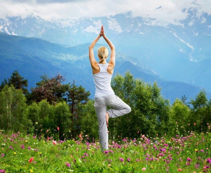 Yoga : 5 postures pour etre moins voute