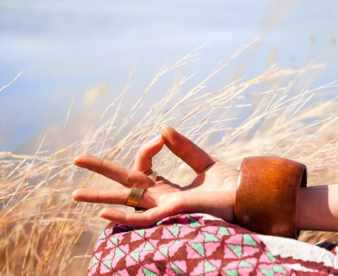 Mudras : 6 positions de yoga des mains pour lacher prise