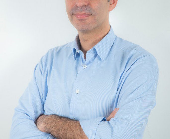 Dr Gregory Akerman