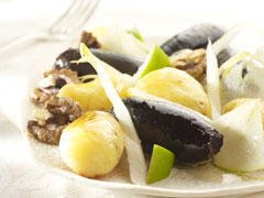Salade de pommes de terre, endives et boudin noir