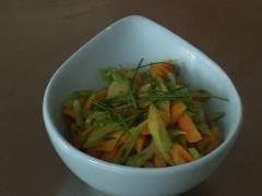 Poêlée de jeunes carottes et céleri branche