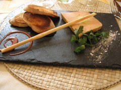 Petits toasts grillés et foie gras sucré