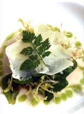 Salade de thon mariné, copeaux de manchego et jus de persil