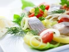 Salade mixte au merlan et aux pommes de terre